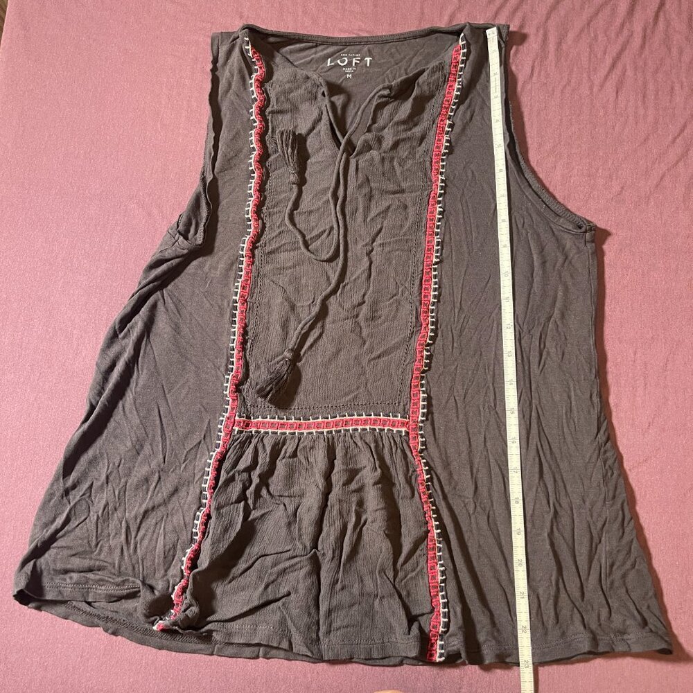 LOFT Ann Taylor Lightweight Tank Top with tassel tie shut, embroidered - Medium - Picture 6 of 8